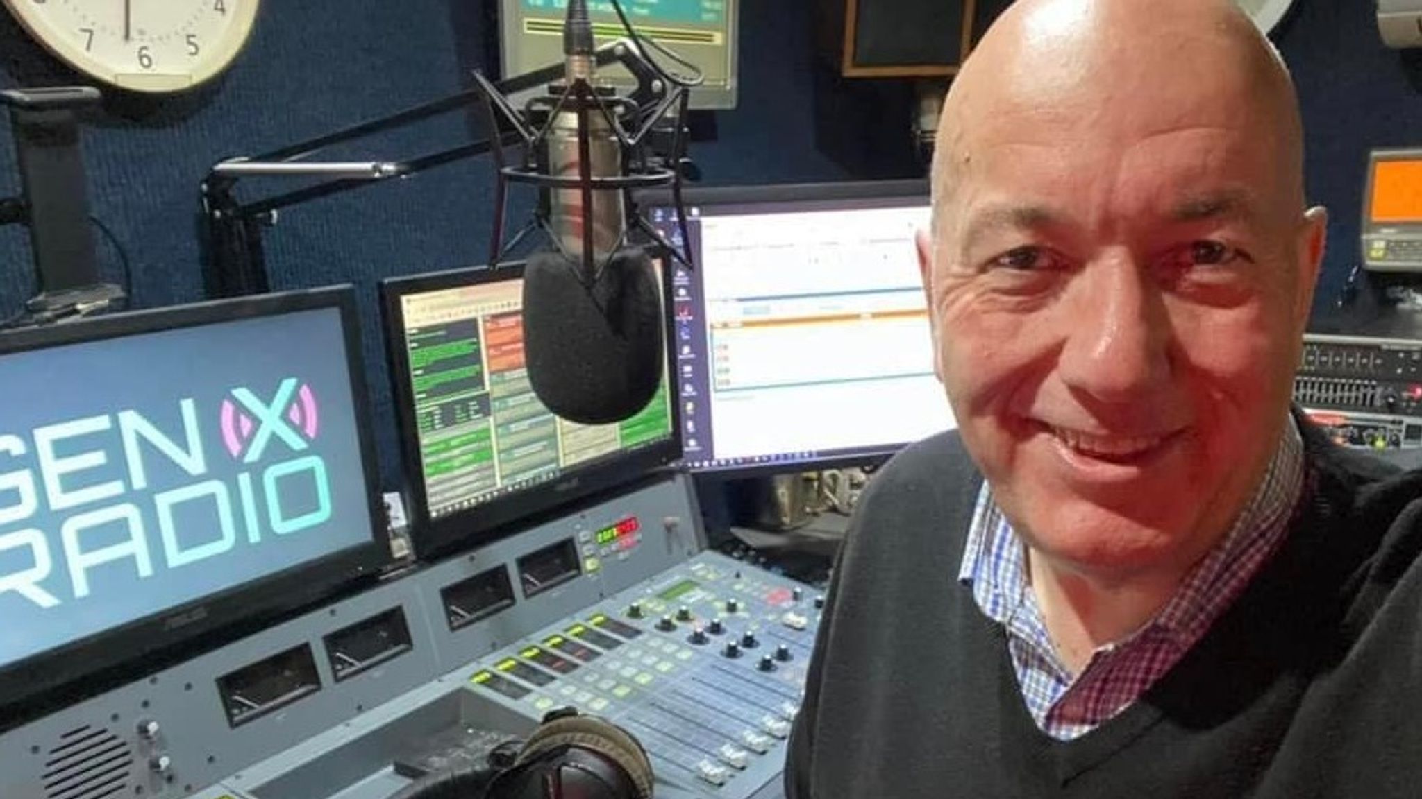 Βρετανία: Ραδιοφωνικός παραγωγός πέθανε on air την ώρα της εκπομπής του