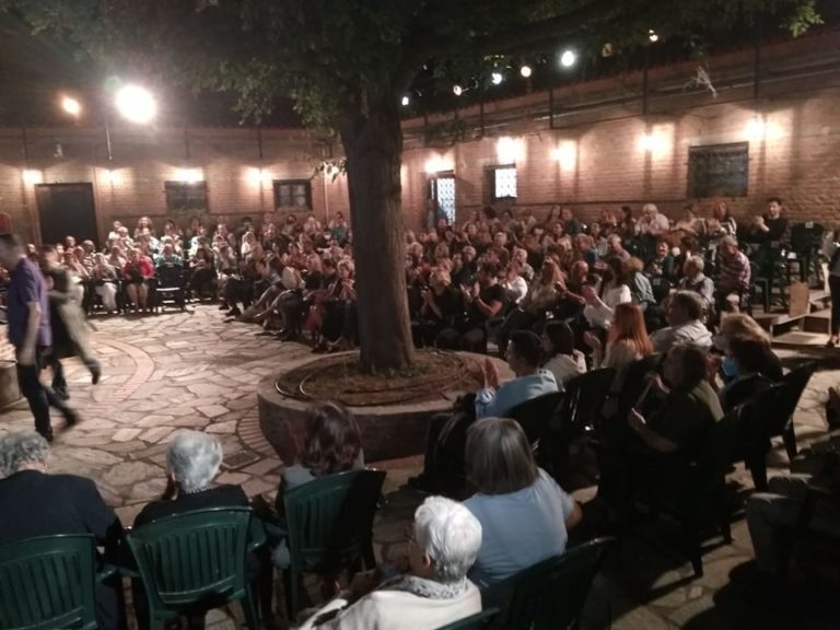 Η Πόλις, η μυθιστορηματική ανθρωπογεωγραφία της Λάρισας, του Μάκη Λαχανά στο θέατρο Κ. Τσιάνος