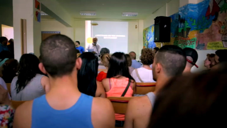 Σχολείο στη φυλακή: Ντοκιμαντέρ για το Γυμνάσιο – Λύκειο Ε.Κ.Κ.Ν. Αυλώνα (video)