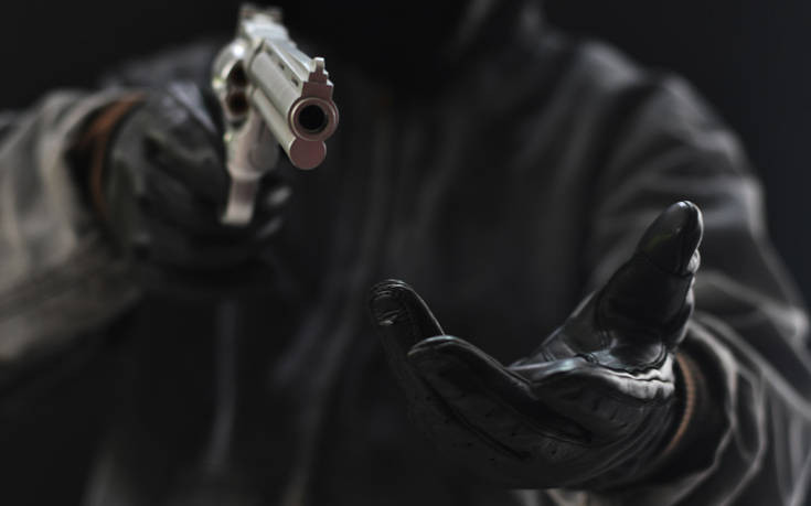 Ληστεία σε τράπεζα στον Χολαργό: Κουκουλοφόρος άδειασε το ταμείο με την απειλή όπλου