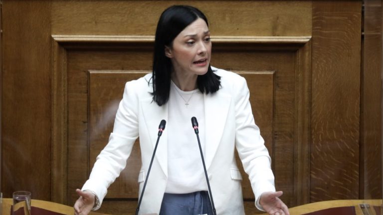 Νάντια Γιαννακοπούλου: Στη Βουλή το θέμα σοβαρών καταγγελιών κατά καθηγητή του Παν. Πελοποννήσου (ηχητικό)