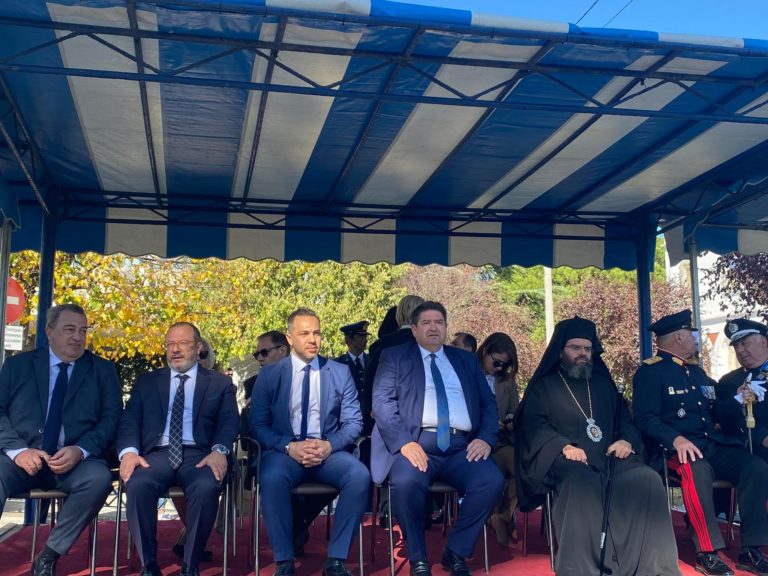 Με σύμμαχο τον καλό καιρό και πλήθος κόσμου η παρέλαση της 28ης Οκτωβρίου στην Κομοτηνή