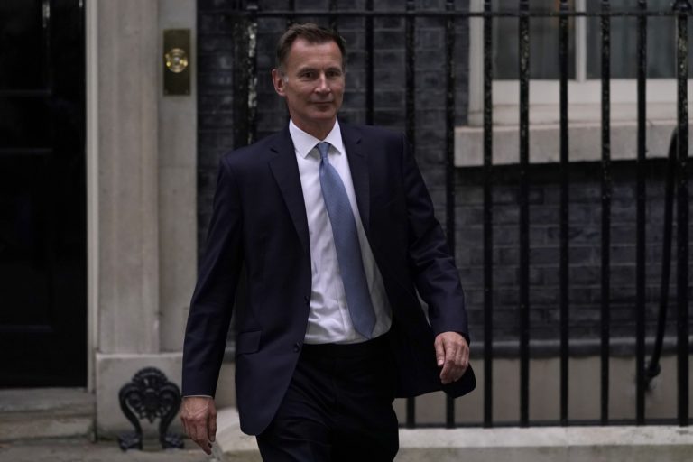 Βρετανία: «Πήγαμε πολύ μακριά, πολύ γρήγορα», λέει ο νέος υπουργός Οικονομικών