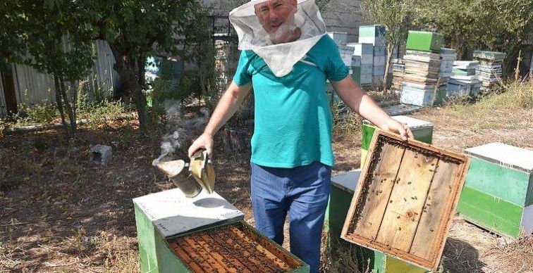 Ροδόπη: Στο 70% η μείωση της παραγωγής μελιού – Συνάντηση μελισσοκόμων με το βουλευτή ΠΑΣΟΚ-ΚΙΝΑΛ Ιλχάν Αχμέτ