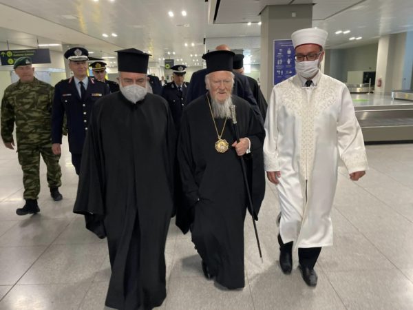Ολιγόλεπτη στάση του Οικουμενικού Πατριάρχη Βαρθολομαίου στη Κω πριν από την άφιξη του στη Κύπρο