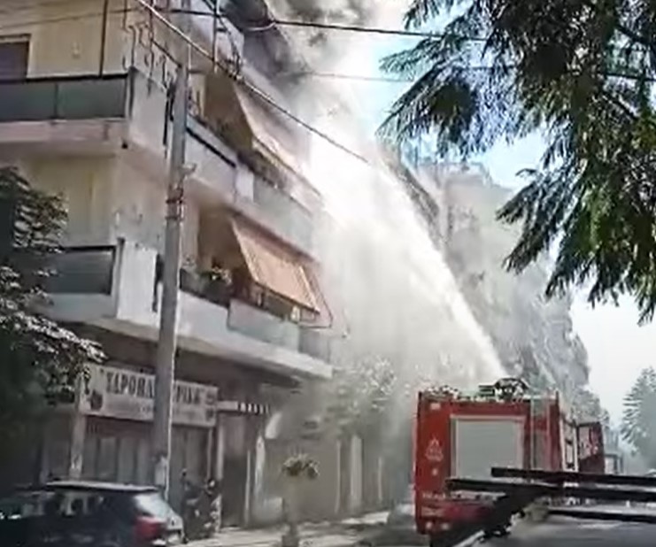Πάτρα: Κινητοποίηση της Πυροσβεστικής για φωτιά σε διαμέρισμα