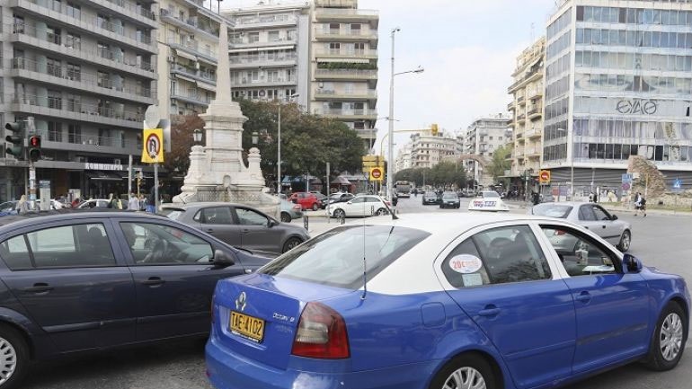 Θεσσαλονίκη: Οδηγός ταξί κατηγορείται ότι έκλεψε πορτοφόλι και τραπεζική κάρτα πελάτισσας