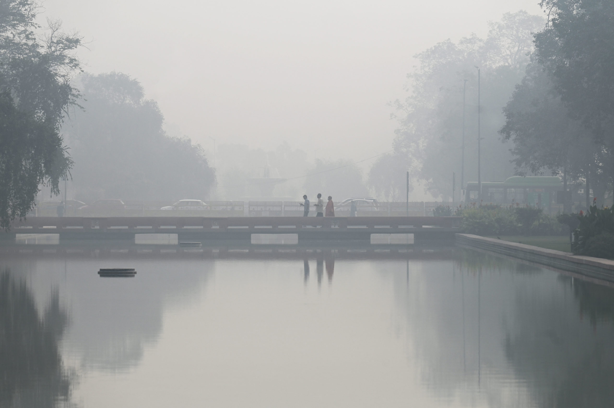 Ινδία: Επικίνδυνα επίπεδα ατμοσφαιρικής ρύπανσης στο Νέο Δελχί – Αιτήματα να κλείσουν τα σχολεία