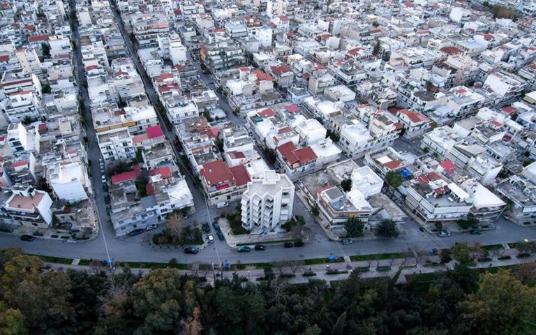 Ακίνητα: «Παράθυρο» για μειώσεις στις αντικειμενικές αξίες – Στράτος Παραδιάς: Περιμένουμε παρέμβαση από τον Δήμο Αθηναίων (video)