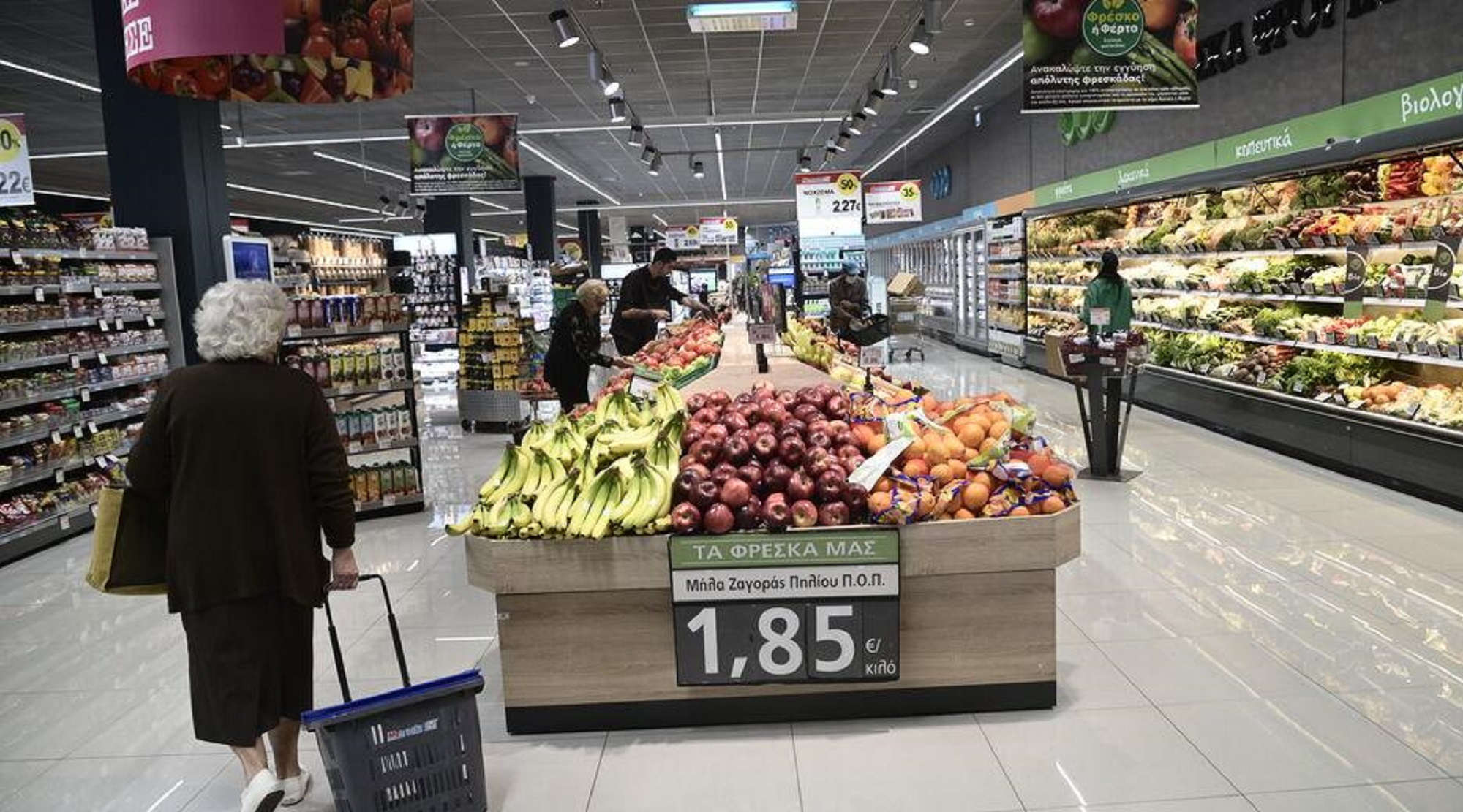 Έρευνα ΙΕΛΚΑ: Ένας στους δύο μείωσε τις αγορές για τρόφιμα και βασικά καταναλωτικά προϊόντα