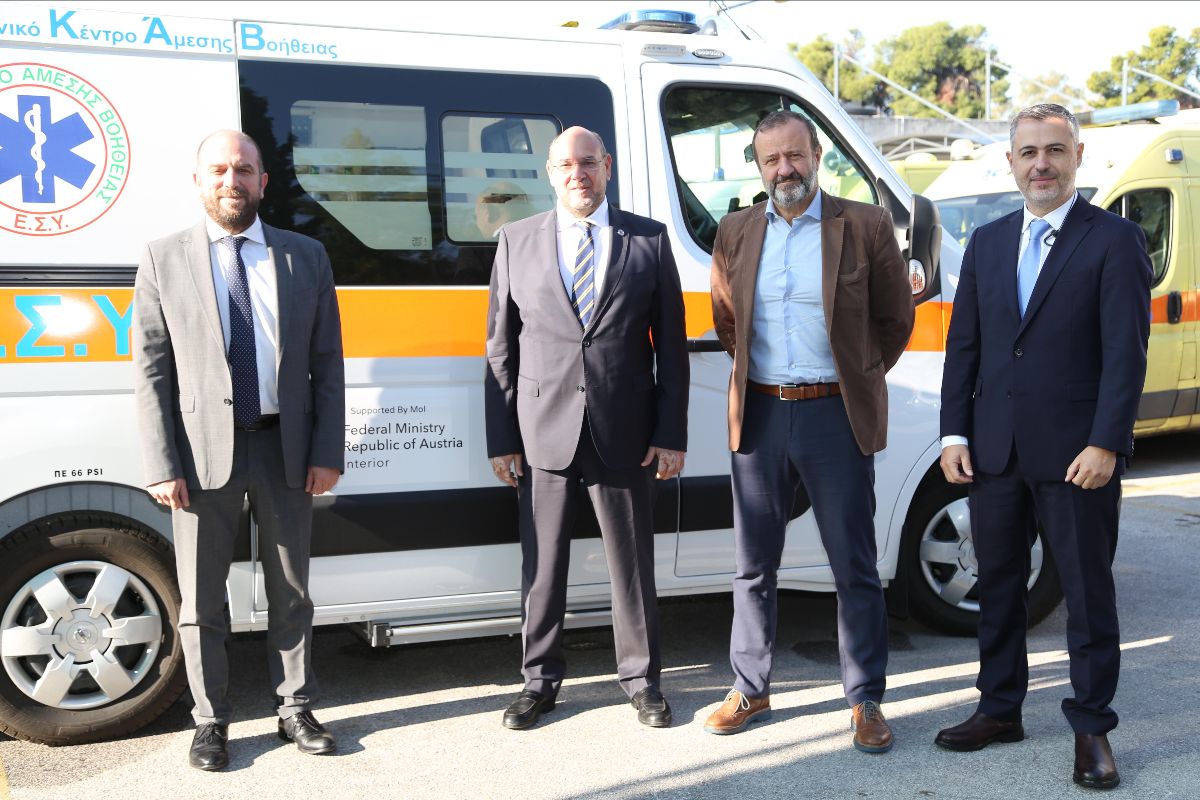 ΔΟΜ: Δωρεά τριών ασθενοφόρων οχημάτων προς το ΕΚΑΒ, Λέσβου, Χίου, Σάμου