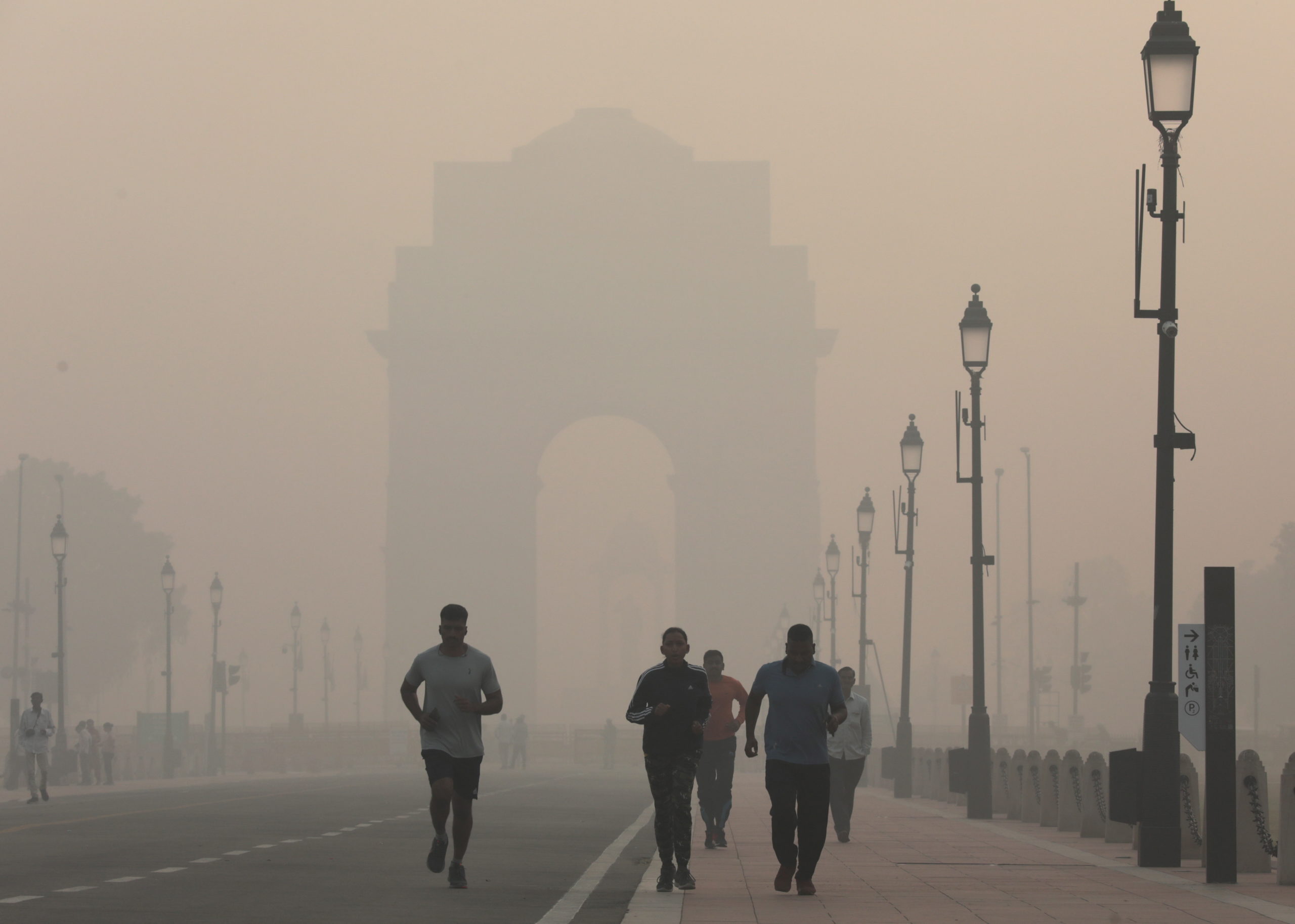 Ινδία: Συναγερμός λόγω ατμοσφαιρικής ρύπανσης – Kλείνουν τα δημοτικά σχολεία στο Νέο Δελχί