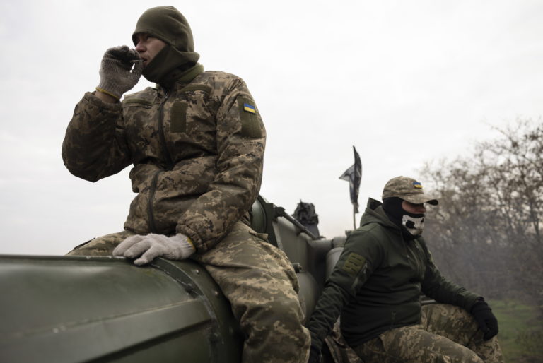 H Ρωσία ανακοίνωσε ότι αποχωρεί από τμήμα της Χερσώνας – Επιφυλακτικό το Κίεβο