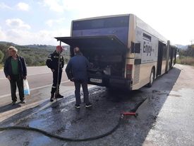 Κίσσαμος: Λεωφορείο στο οποίο είχε ξεσπάσει φωτιά κινούνταν επί τρία χιλιόμετρα