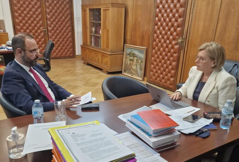 Τη δημιουργία ογκολογικής κλινικής στο Νοσοκομείο Βόλου συζήτησαν Μαραβέγιας – Γκάγκα