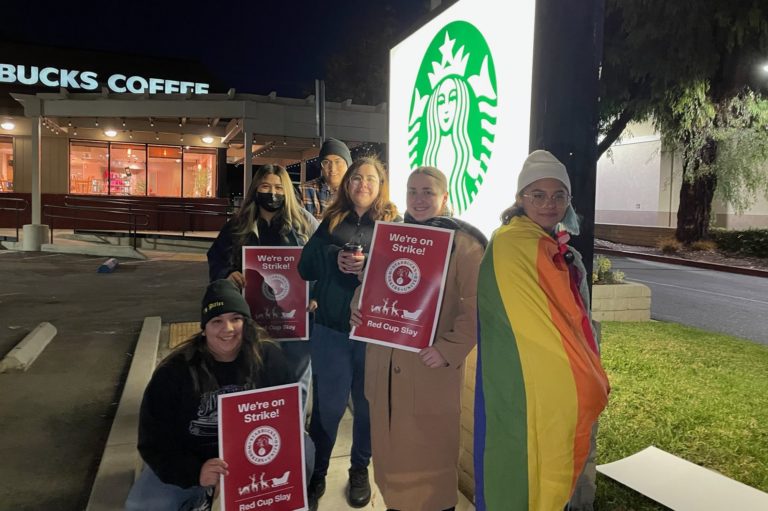 Starbucks: Απεργία σε 100 καταστήματα της πολυεθνικής στις ΗΠΑ – Αλληλεγγύη από το ΠΑΜΕ