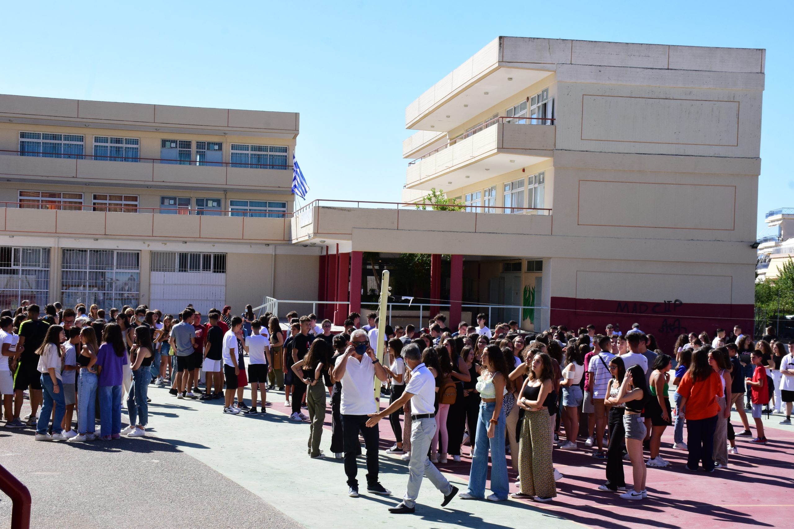 Λάρισα: Σχολείο παίζει Χατζιδάκι και Βιβάλντι στα διαλείμματα