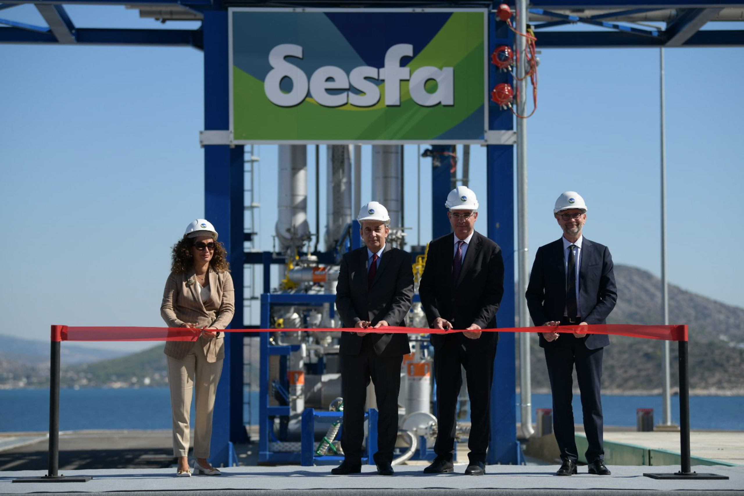 Ρεβυθούσα: Ξεκίνησε να λειτουργεί η νέα πλωτή δεξαμενή αποθήκευσης φυσικού αερίου που εγκατέστησε ο ΔΕΣΦΑ