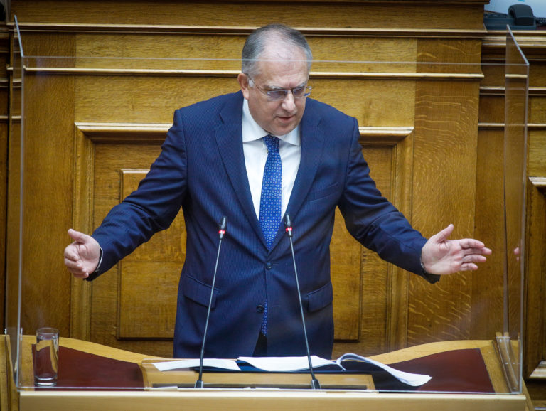 Στη Λάρισα για επαφές με τον ΣΘΕΒ ο Τ. Θεοδωρικάκος
