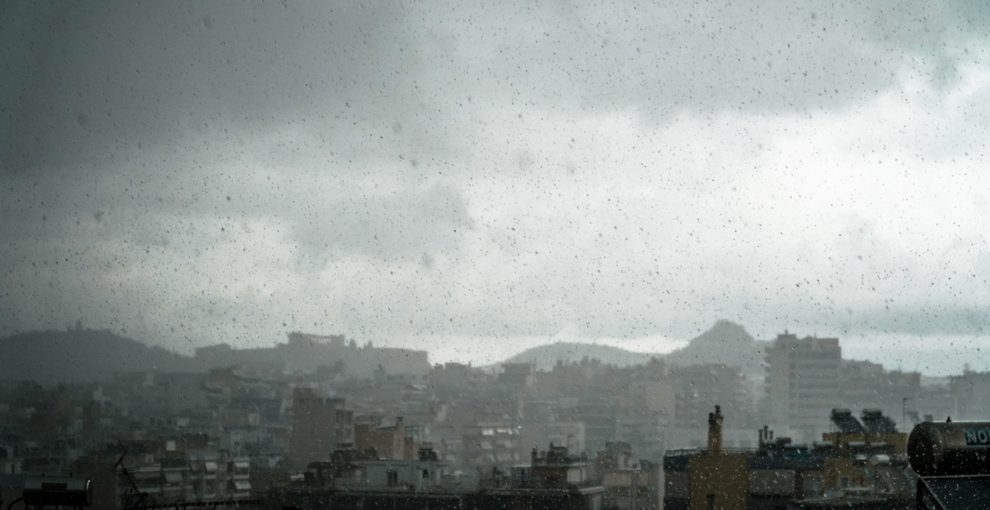 Κακοκαιρία «EVA»: Ένα shelf cloud σχηματίστηκε πάνω από την Αθήνα