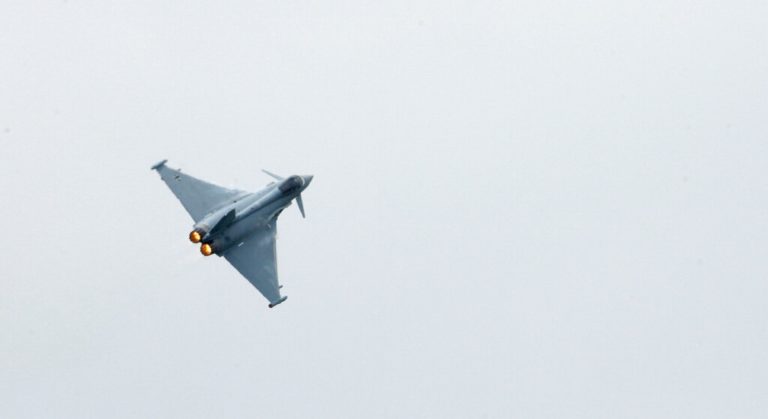 Βρετανικά μαχητικά της RAF αναχαίτισαν δύο ρωσικά αεροσκάφη στη Βαλτική Θάλασσα
