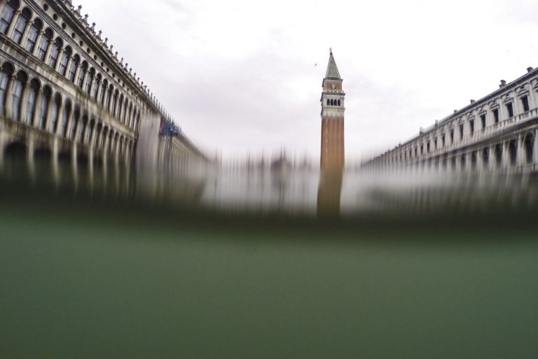 Ιταλία: Το κινητό φράγμα MOSE σώζει τη Βενετία από ιστορική παλίρροια