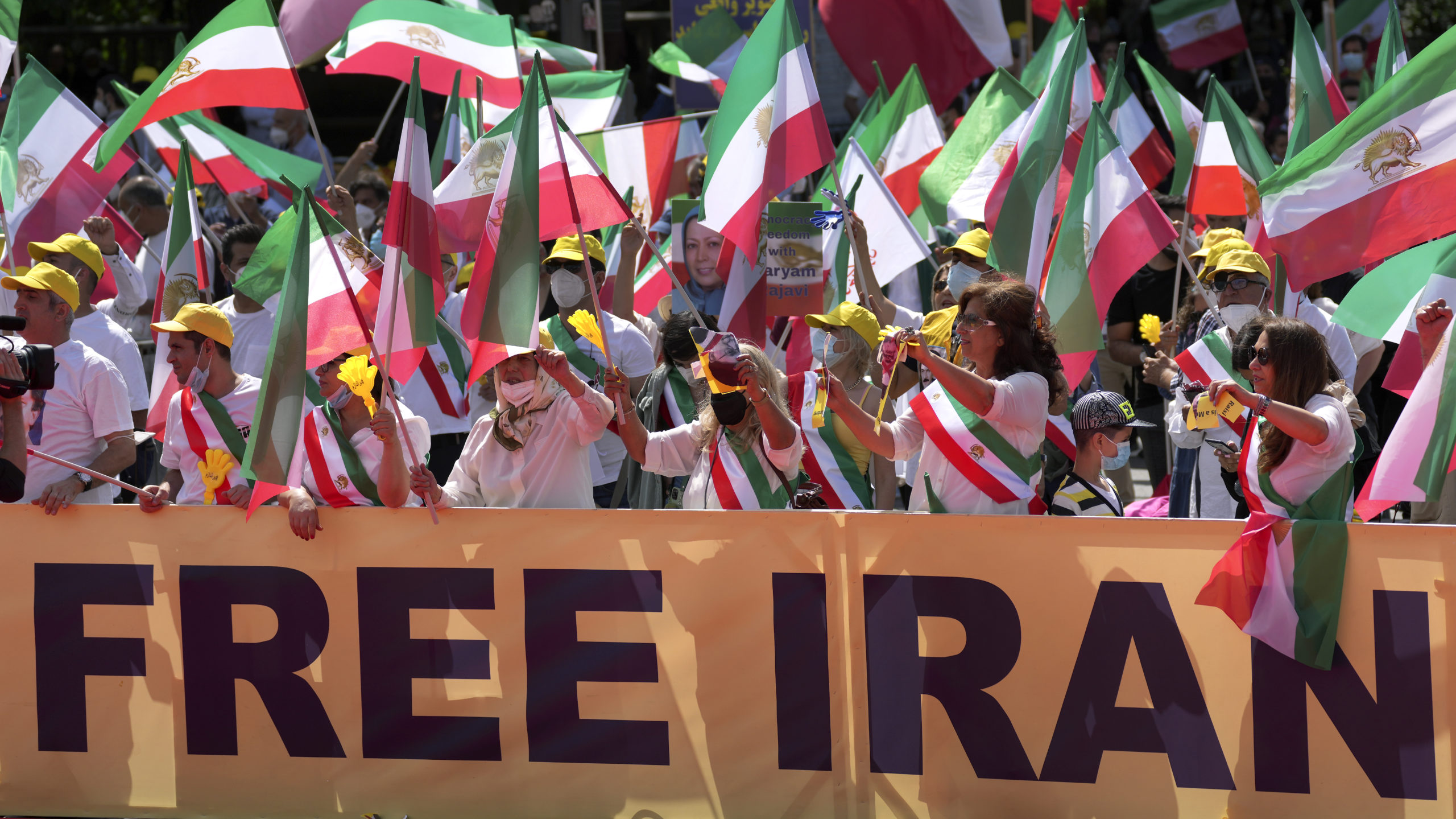 Οργισμένη απάντηση του προέδρου του Ιράν κατά Μπάιντεν: «Απελευθερωθήκαμε πριν από 43 χρόνια»