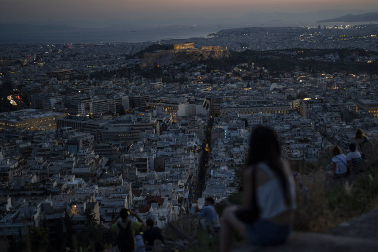 Ινστιτούτο Εργασίας ΓΣΕΕ: Ανθεκτική η ελληνική οικονομία