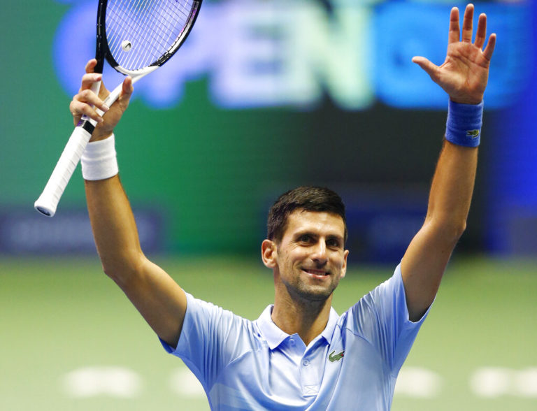 Paris Masters: Εισιτήριο για τον τελικό έκλεισε ο Τζόκοβιτς κερδίζοντας τον Τσιτσιπά στο τάι μπρέικ