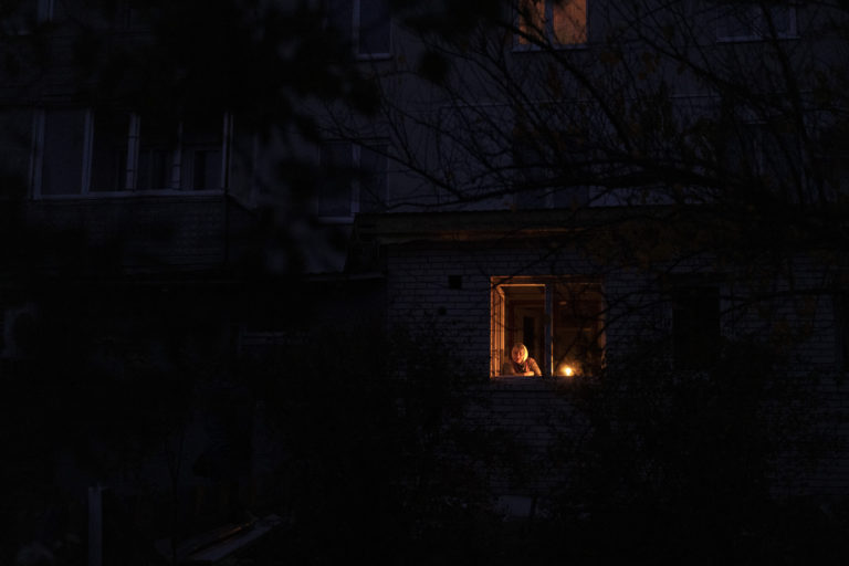 Στο σκοτάδι βυθίζεται η Ουκρανία: Χωρίς ρεύμα και θέρμανση από τις ρωσικές επιθέσεις