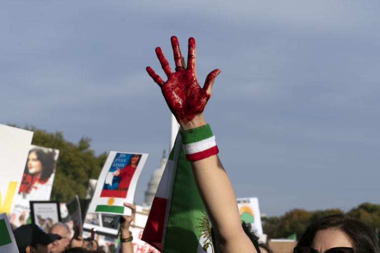 ΕΕ – Ιράν: Πρόσθετες κυρώσεις κατά των δραστών σοβαρών παραβιάσεων των ανθρωπίνων δικαιωμάτων – Μεγαλώνει η λίστα με τα ονόματα