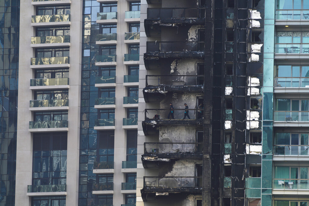 Ντουμπάι: Φωτιά σε ουρανοξύστη 35 ορόφων, κοντά στο Μπουρτζ Χαλίφα (video)