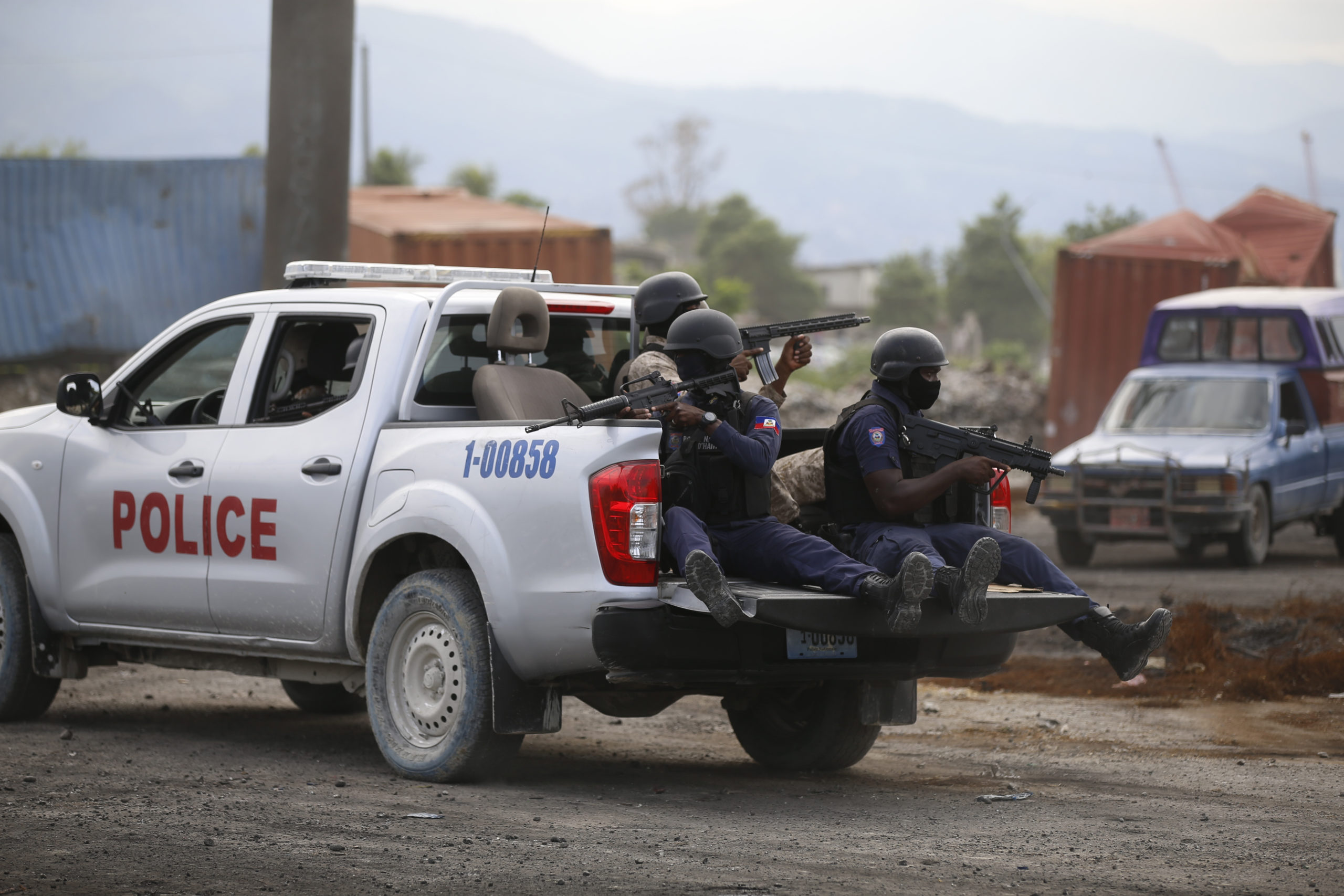 Διεθνή δύναμη κρούσης για να αντιμετωπιστούν οι συμμορίες χρειάζεται η Αϊτή σύμφωνα με τον πρεσβευτή της χώρας στις ΗΠΑ