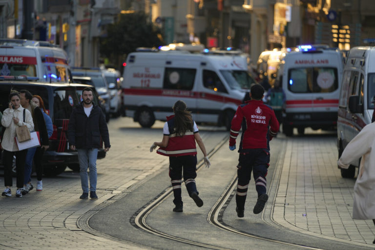 ΥΠΕΞ: Δεν υπάρχουν Έλληνες μεταξύ των θυμάτων στην Κωνσταντινούπολη