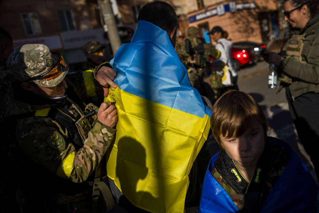 Ουκρανία: Η ΕΕ εγκαινιάζει την Αποστολή Στρατιωτικής Συνδρομής