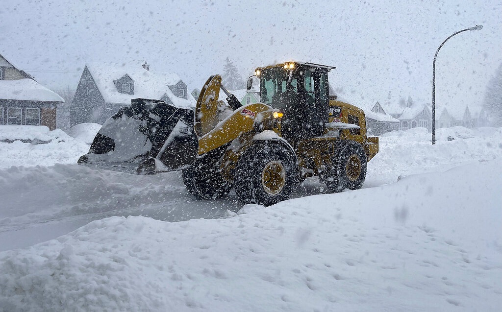 Χιονοθύελλα στην πολιτεία της Νέας Υόρκης: Ακυρώσεις πτήσεων, κλείσιμο σχολείων – Δύο νεκροί από τον χιονιά