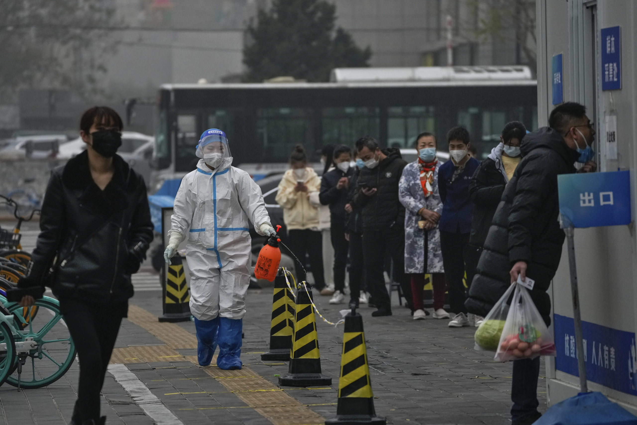 Κορονοϊός – Κίνα: Σε καραντίνα το Πεκίνο – Ρεκόρ ημερήσιων κρουσμάτων από την έναρξη της πανδημίας
