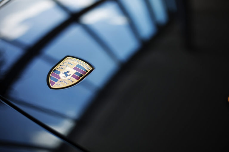 ΗΠΑ: Πρόστιμο «χάδι» 80 εκατ. δολαρίων στην Porsche για το σκάνδαλο των χαμηλών ρύπων