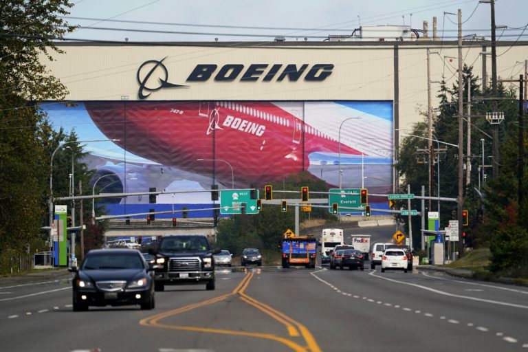 ΗΠΑ: Πεντάγωνο και Boeing συζητούν την παράδοση πρόσθετων όπλων στο Κίεβο