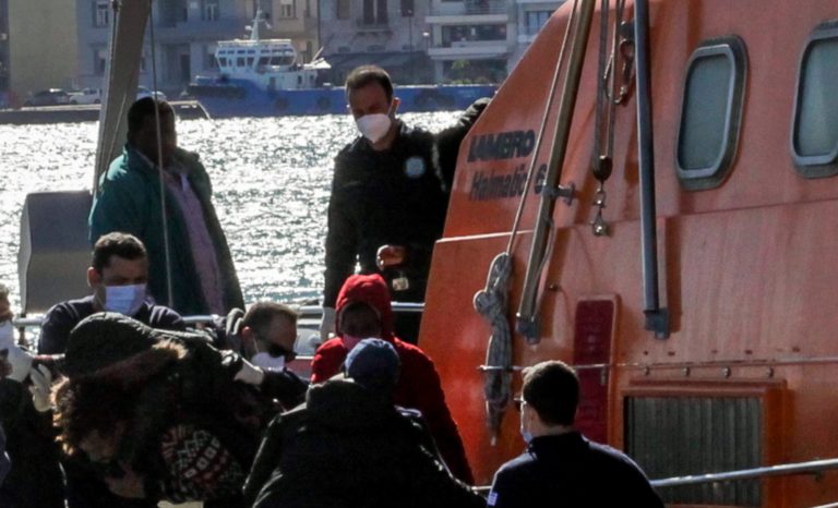 Στους 29 οι νεκροί του ναυαγίου με μετανάστες στο στενό Καφηρέα στην Εύβοια