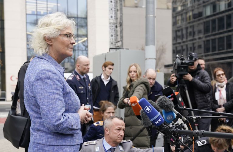 Βρυξέλλες: Η Γερμανία οργανώνει την επισκευή ουκρανικών όπλων στη Σλοβακία