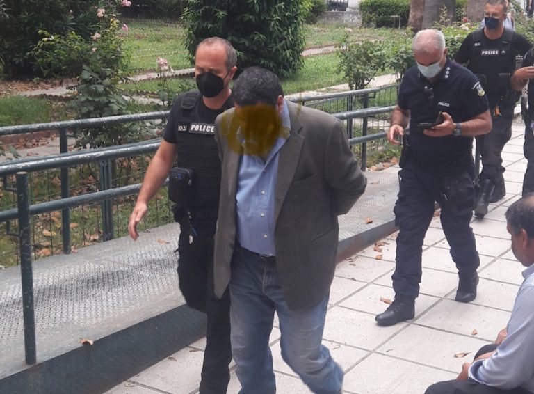 Διεκόπη η δίκη του 54χρονου που σκότωσε τη σύζυγό του στη Σωτηρίτσα – Περισσότερους μάρτυρες καλεί η έδρα