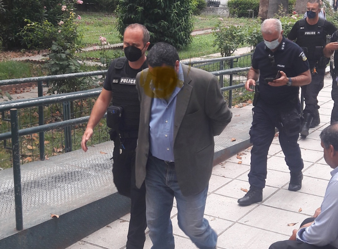 Διεκόπη η δίκη του 54χρονου που σκότωσε στην σύζυγό του στην Σωτηρίτσα – Περισσότερους μάρτυρες καλεί η έδρα