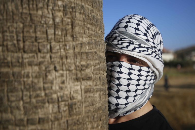 Δυτική Όχθη: Παλαιστίνιος σκοτώνει τρεις Ισραηλινούς με μαχαίρι