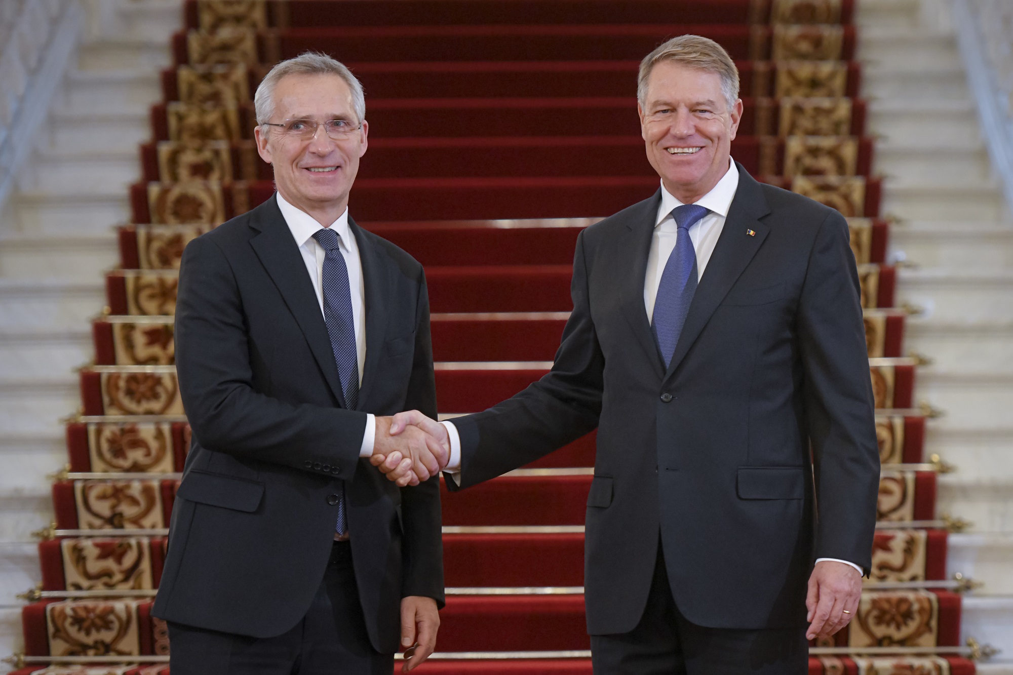 Ρουμανία: Η διατλαντική ενότητα ήταν «μια στρατηγική έκπληξη για τη Ρωσία», δήλωσε ο πρόεδρος της χώρας