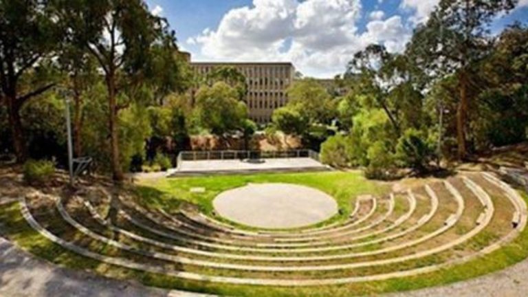 Τα 40 χρόνια διδασκαλίας της ελληνικής γλώσσας γιορτάζει το πανεπιστήμιο La Trobe της Μελβούρνης