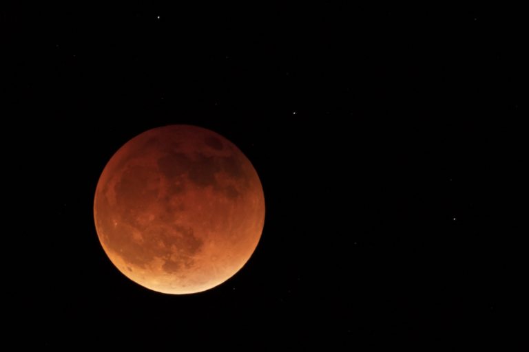 Πανσέληνος και ολική έκλειψη Σελήνης την Τρίτη 8 Νοεμβρίου-Τελευταία ως το 2025