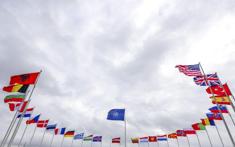 Reuters: Έκτακτη συνάντηση των πρεσβευτών του ΝΑΤΟ την Τετάρτη μετά από αίτημα της Πολωνίας