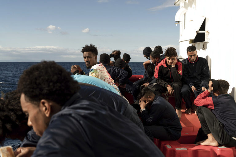 Κομισιόν: Ζητάει τη συνεργασία των κρατών-μελών στη διαχείριση της μετανάστευσης – Τι αναφέρει για το Ocean Viking