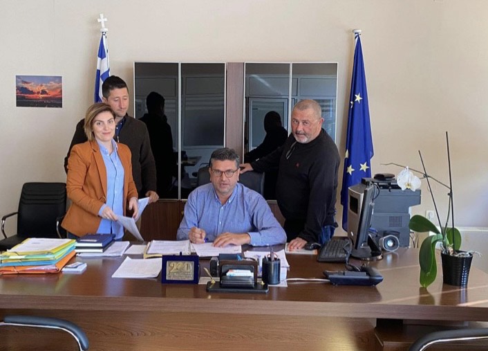 Νέες παιδικές χαρές σε Ανδραβίδα – Κυλλήνη